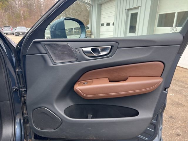 Certified 2023 Volvo XC60 T8 Plus image 16