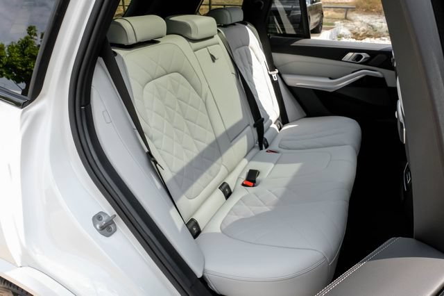 Used 2026 BMW X5 xDrive40i w/ M Sport Package AWD/4WD image 42