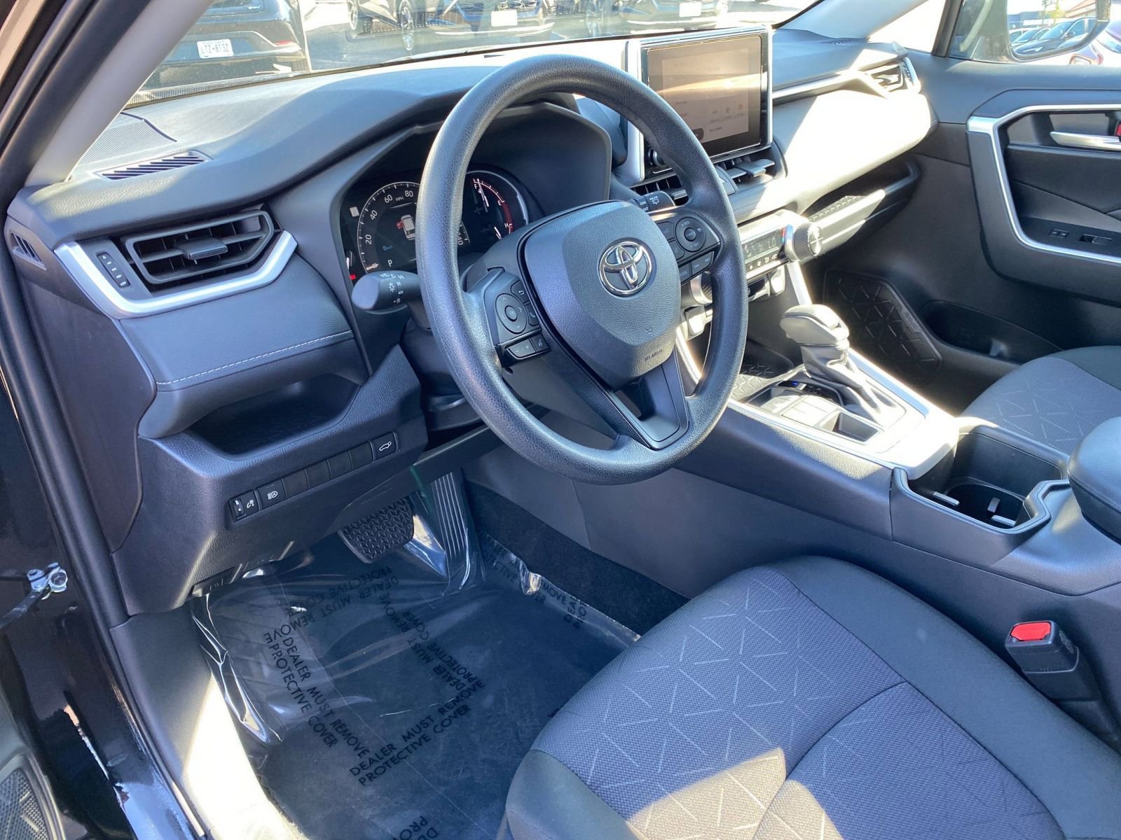 Used 2025 Toyota RAV4 XLE image 34