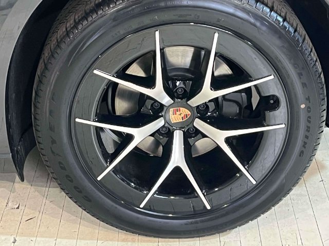New 2026 Porsche Cayenne Electric AWD/4WD image 13