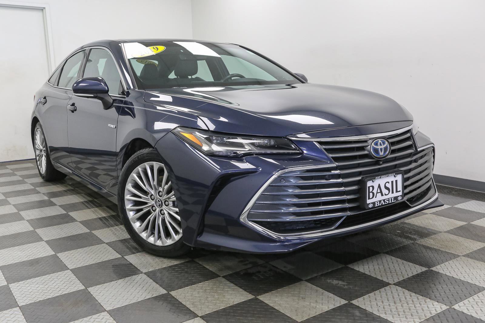 Used 2019 Toyota Avalon Limited w/ Advanced Safety Package FWD image 2