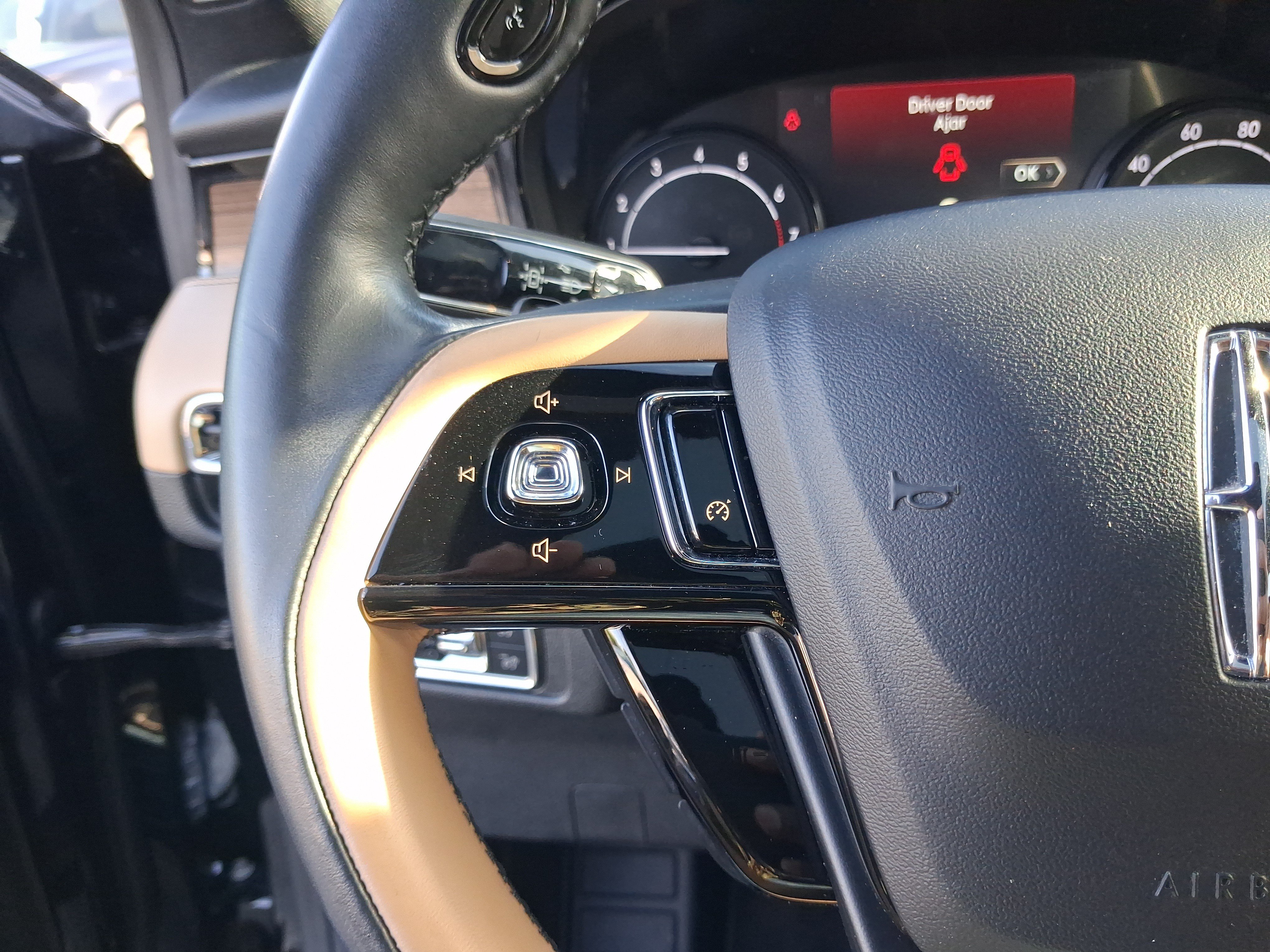 Certified 2020 Lincoln Corsair Reserve w/ Appearance Package FWD image 18