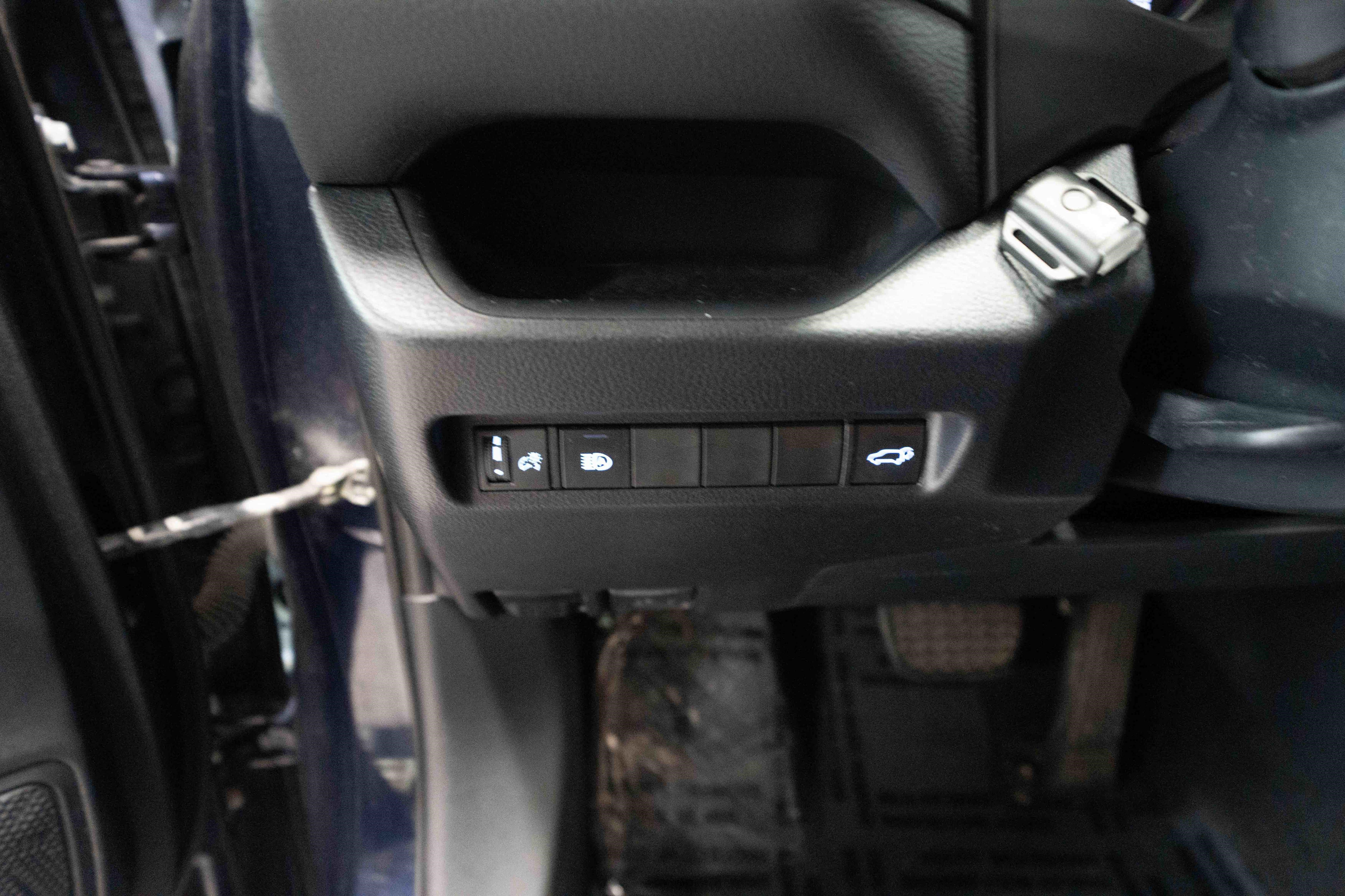 Used 2019 Toyota RAV4 XLE Premium w/ All Weather Liner Package AWD/4WD image 11
