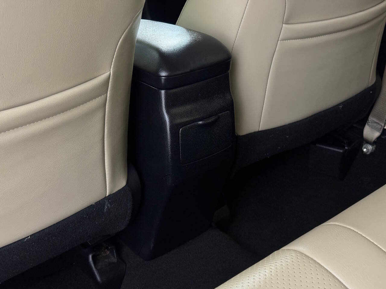 Used 2016 Toyota Corolla LE image 34