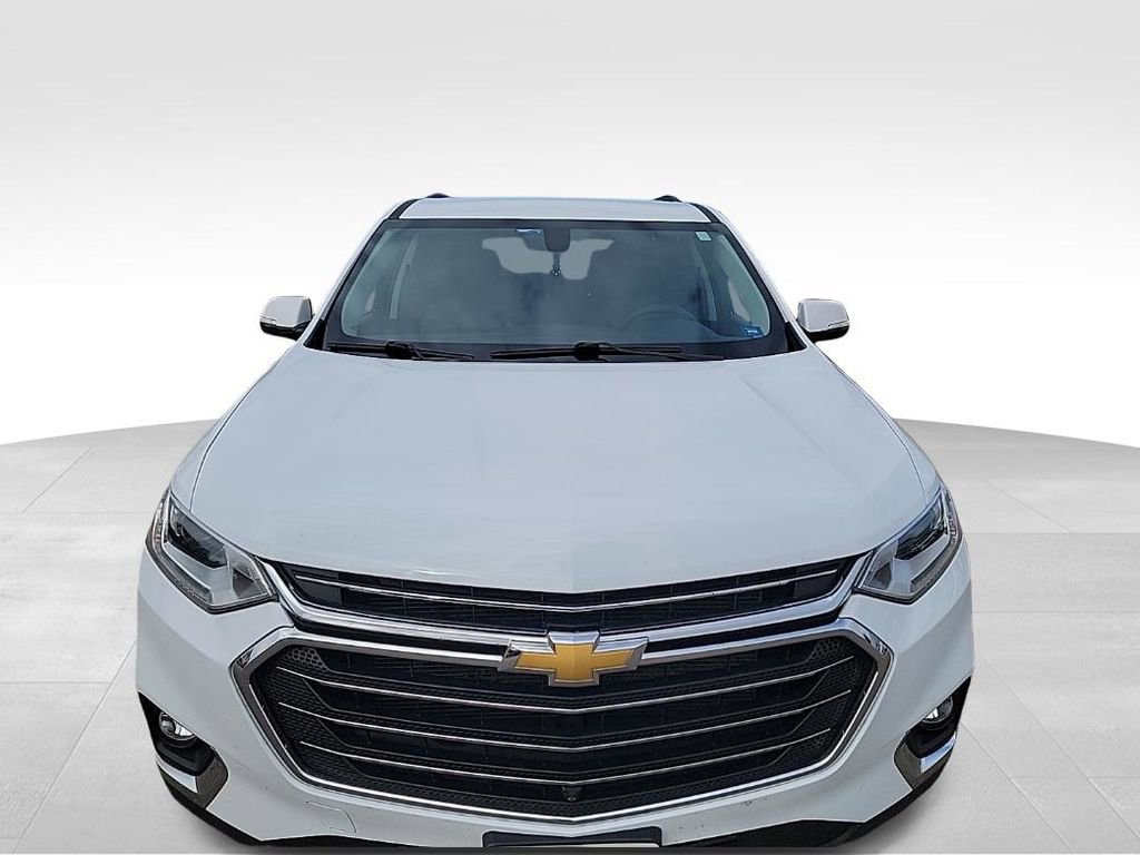 Used 2020 Chevrolet Traverse LT w/ LT Premium Package image 3