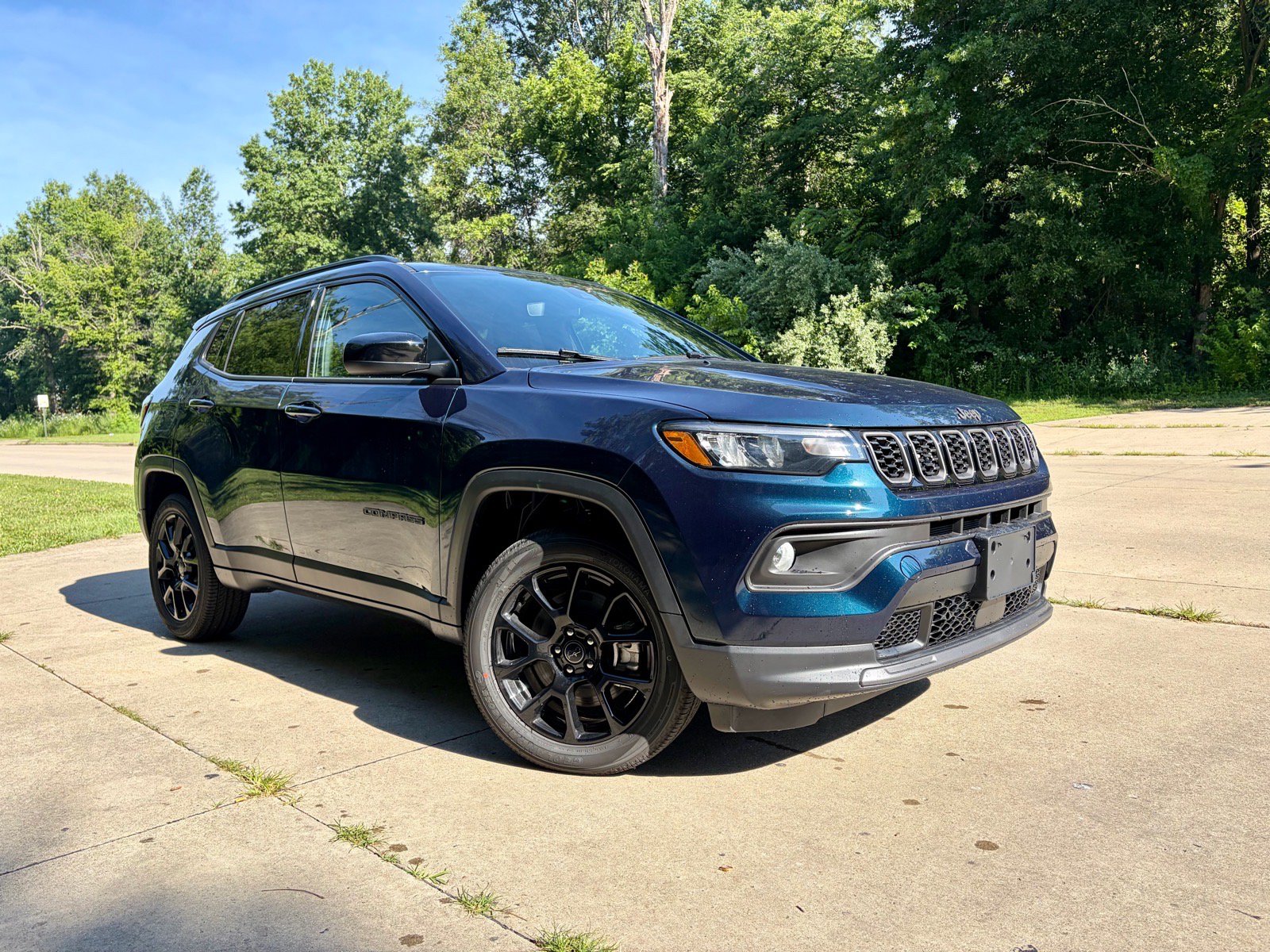 New 2026 Jeep Compass Latitude AWD/4WD image 1