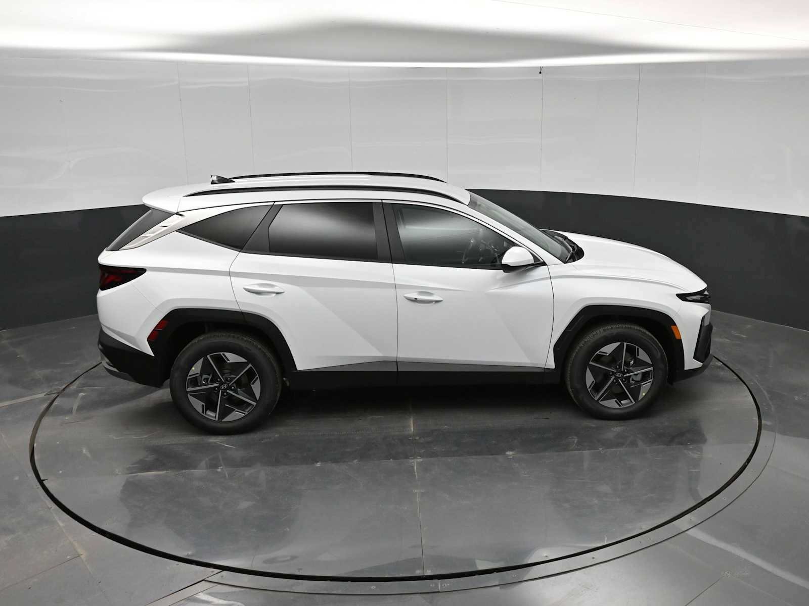New 2026 Hyundai Tucson SEL w/ Tow & Go Package AWD/4WD image 34