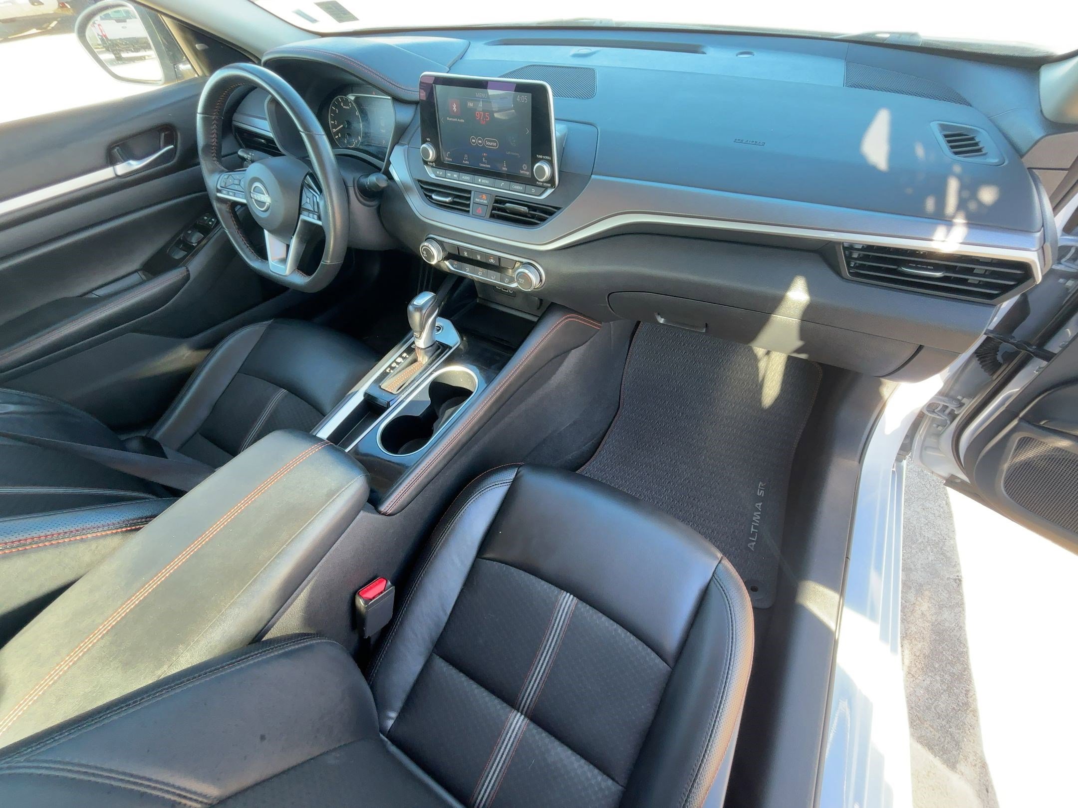 Used 2024 Nissan Altima 2.5 SR image 32