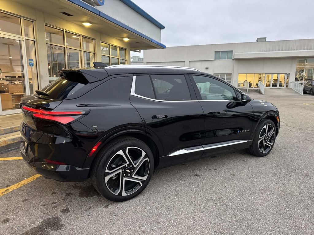 Used 2025 Chevrolet Equinox EV LT w/ Convenience Package II image 8