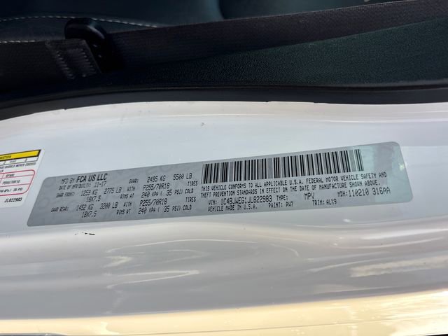 Used 2018 Jeep Wrangler Unlimited Sahara w/ Connectivity Group image 32