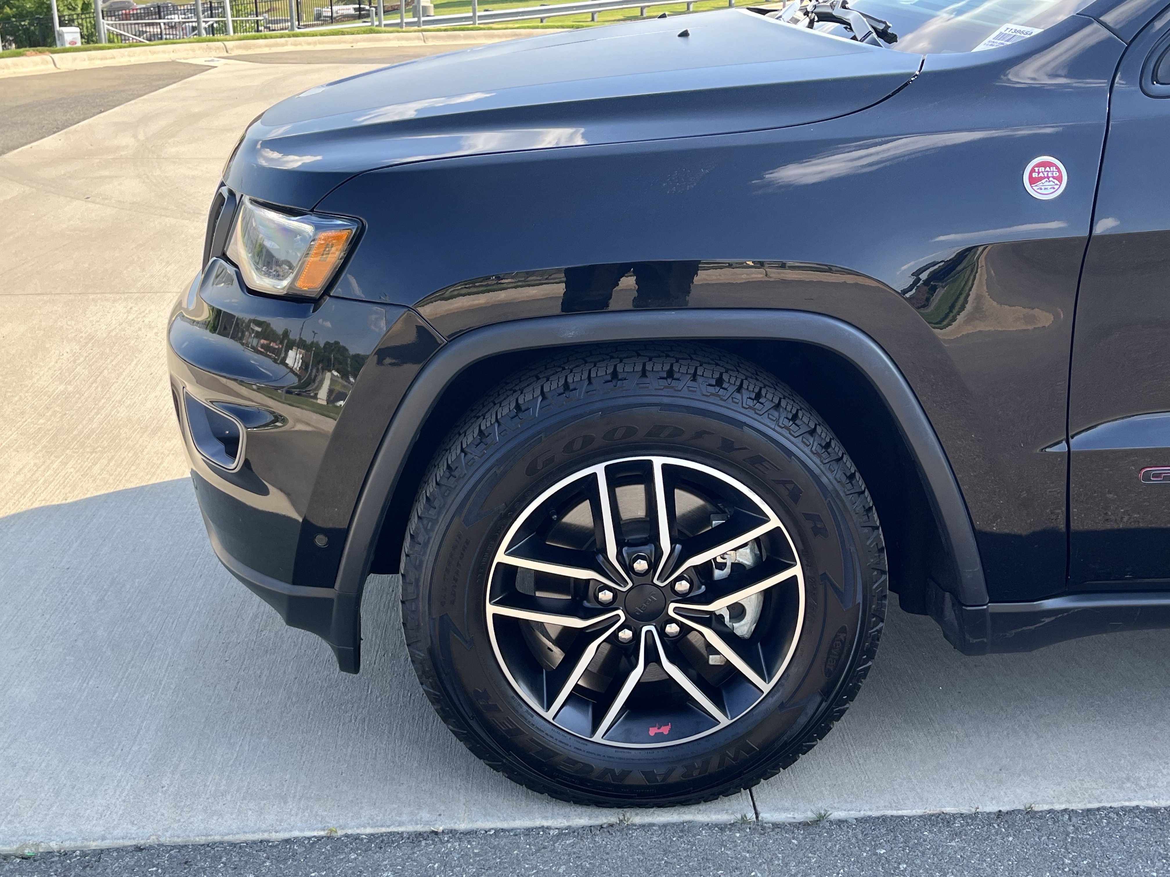 Used 2021 Jeep Grand Cherokee Trailhawk w/ Trailhawk Luxury Group AWD/4WD image 13