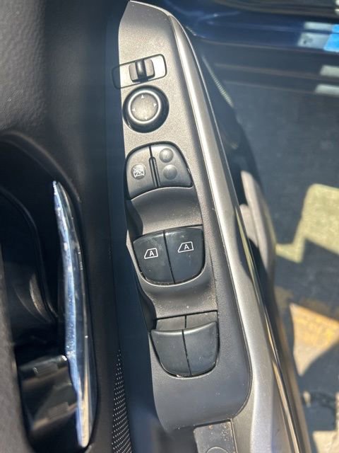 Used 2020 Nissan Kicks SV FWD image 23