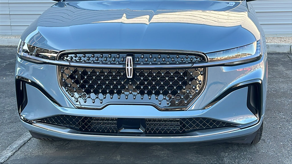Certified 2026 Lincoln Nautilus Black Label w/ Jet Appearance Package AWD/4WD image 3