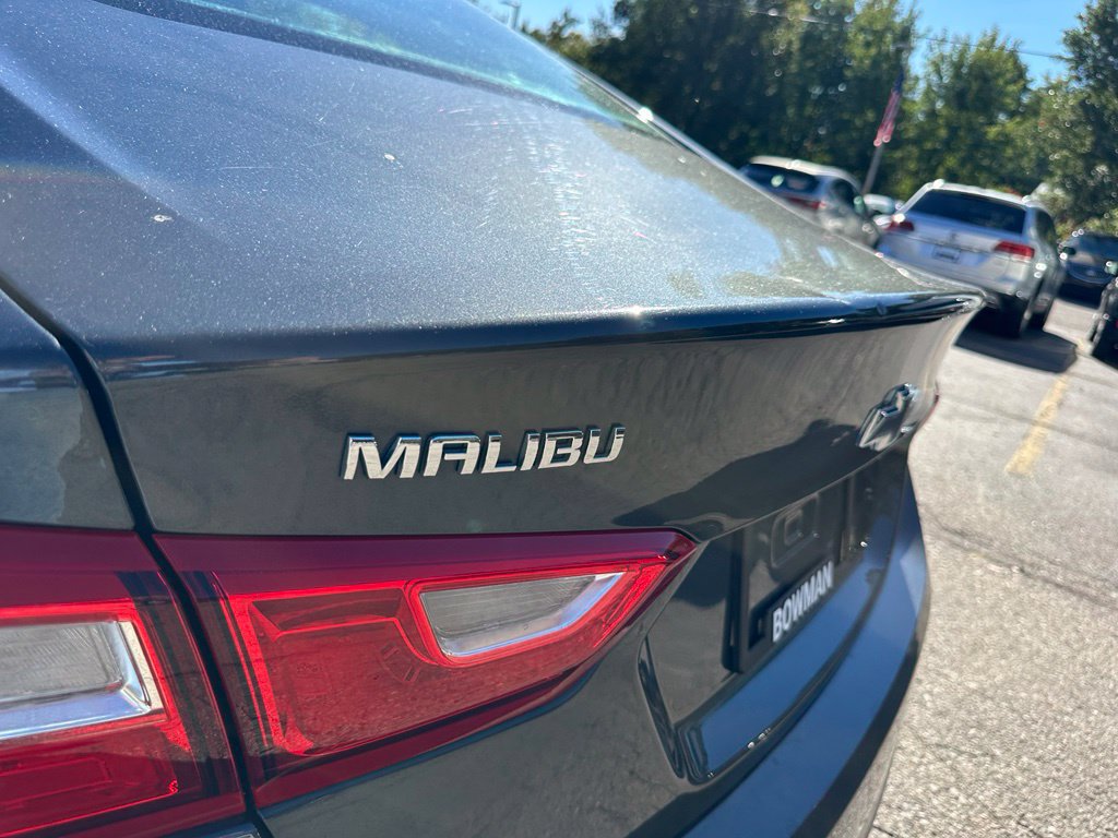 Used 2016 Chevrolet Malibu LT w/ Leather Package FWD image 5
