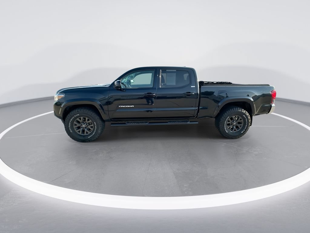 Used 2020 Toyota Tacoma SR5 AWD/4WD image 5