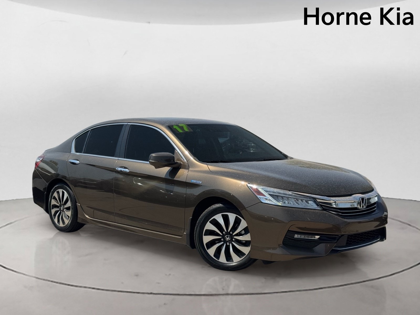 Used 2017 Honda Accord Touring image 2