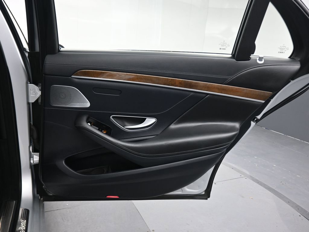 Used 2016 Mercedes-Benz S 550 4MATIC Sedan image 37
