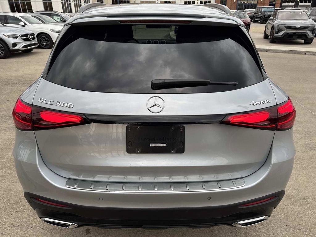 Certified 2025 Mercedes-Benz GLC 300 4MATIC image 5