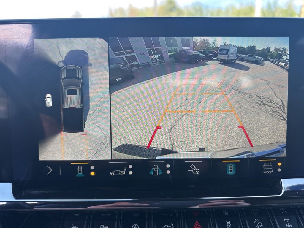 Used 2022 Chevrolet Silverado 1500 ZR2 w/ Technology Package AWD/4WD image 27