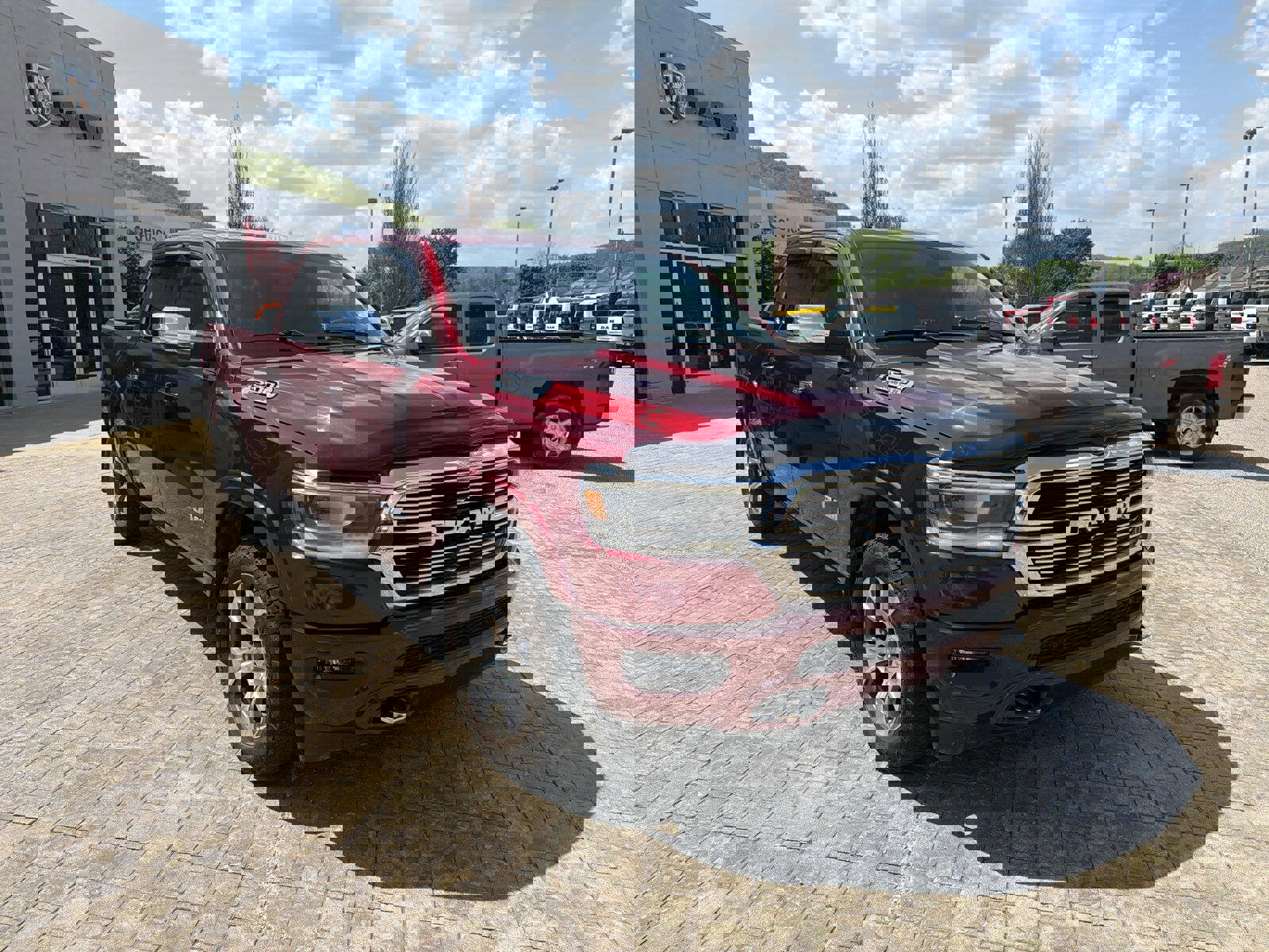 Used 2020 RAM 1500 Laramie AWD/4WD image 2