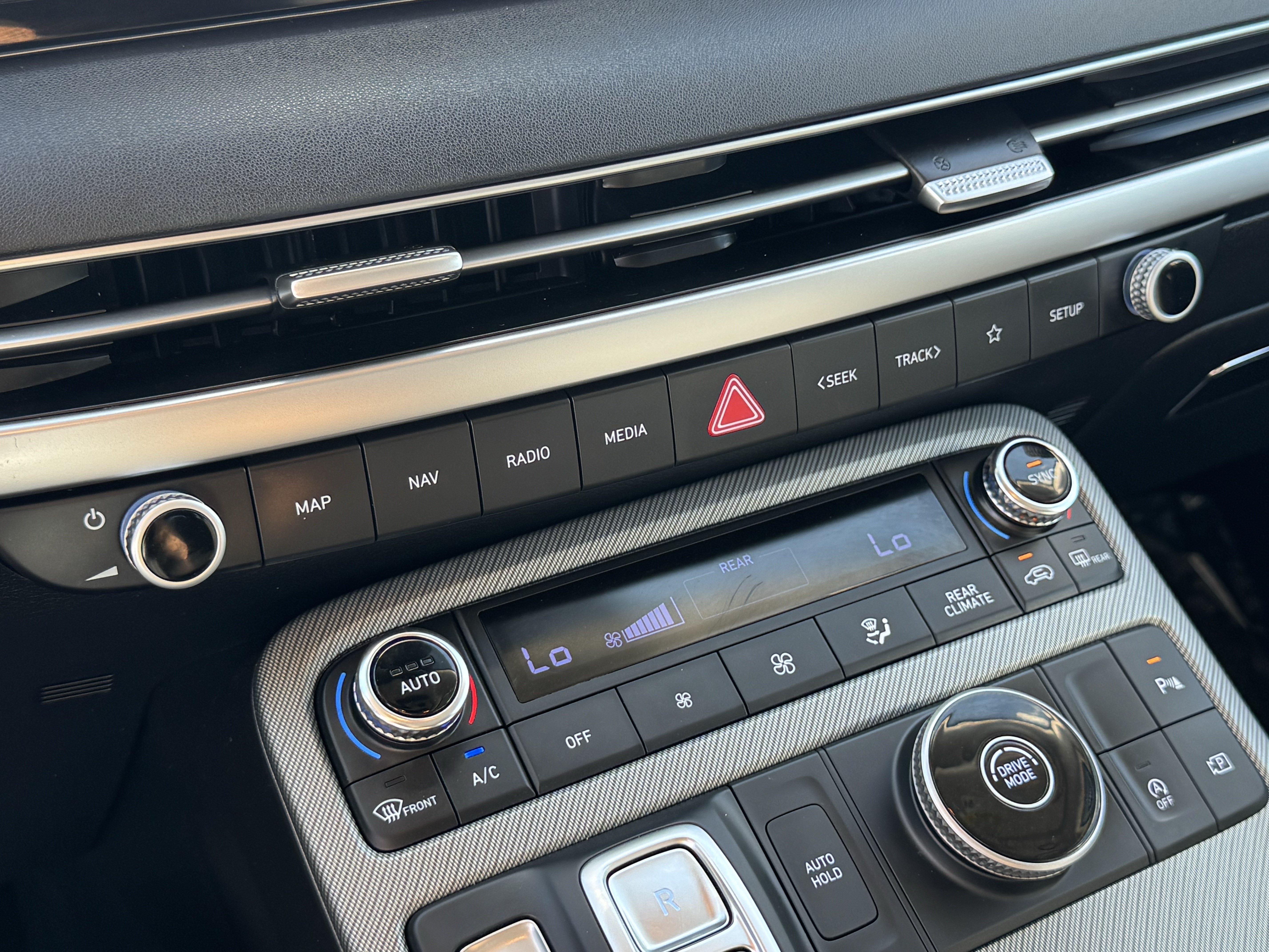 Used 2025 Hyundai Palisade SE FWD image 18