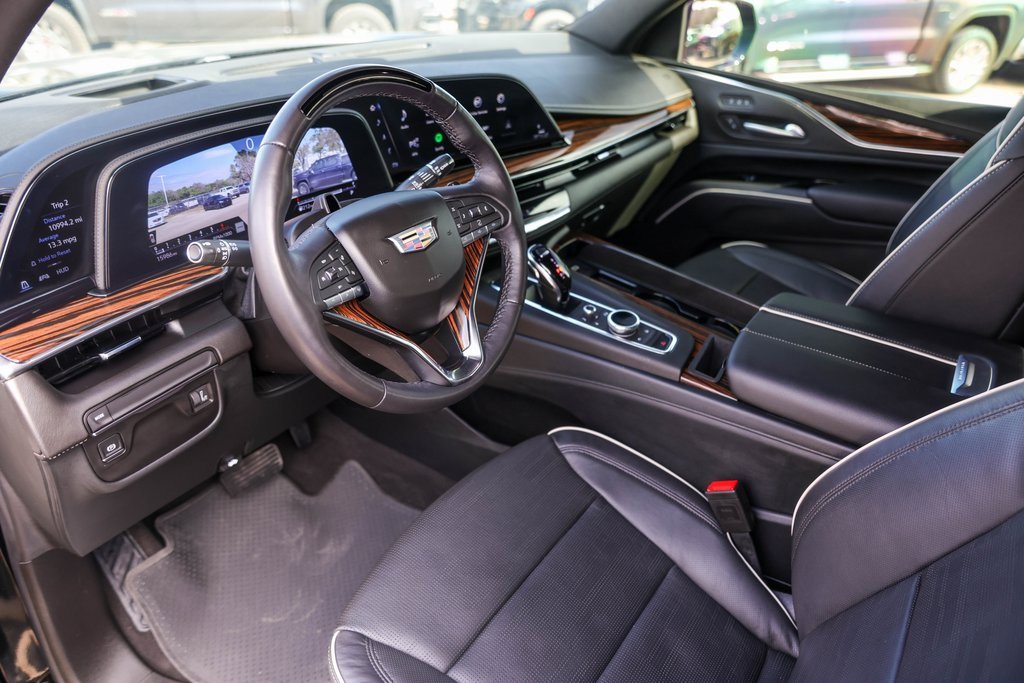 Used 2024 Cadillac Escalade Premium Luxury image 10