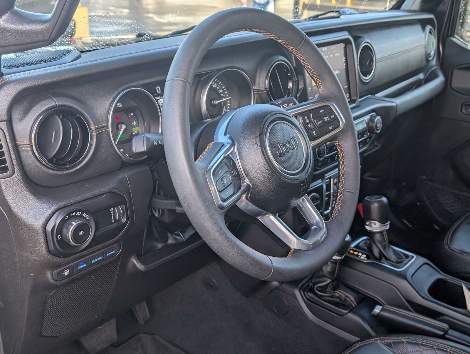 Used 2023 Jeep Wrangler Unlimited Sahara AWD/4WD image 8