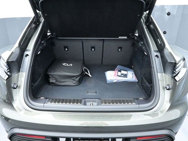 New 2025 Porsche Macan 4S Electric image 16