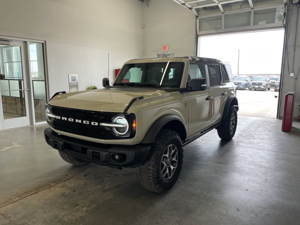 New 2025 Ford Bronco Badlands image 2