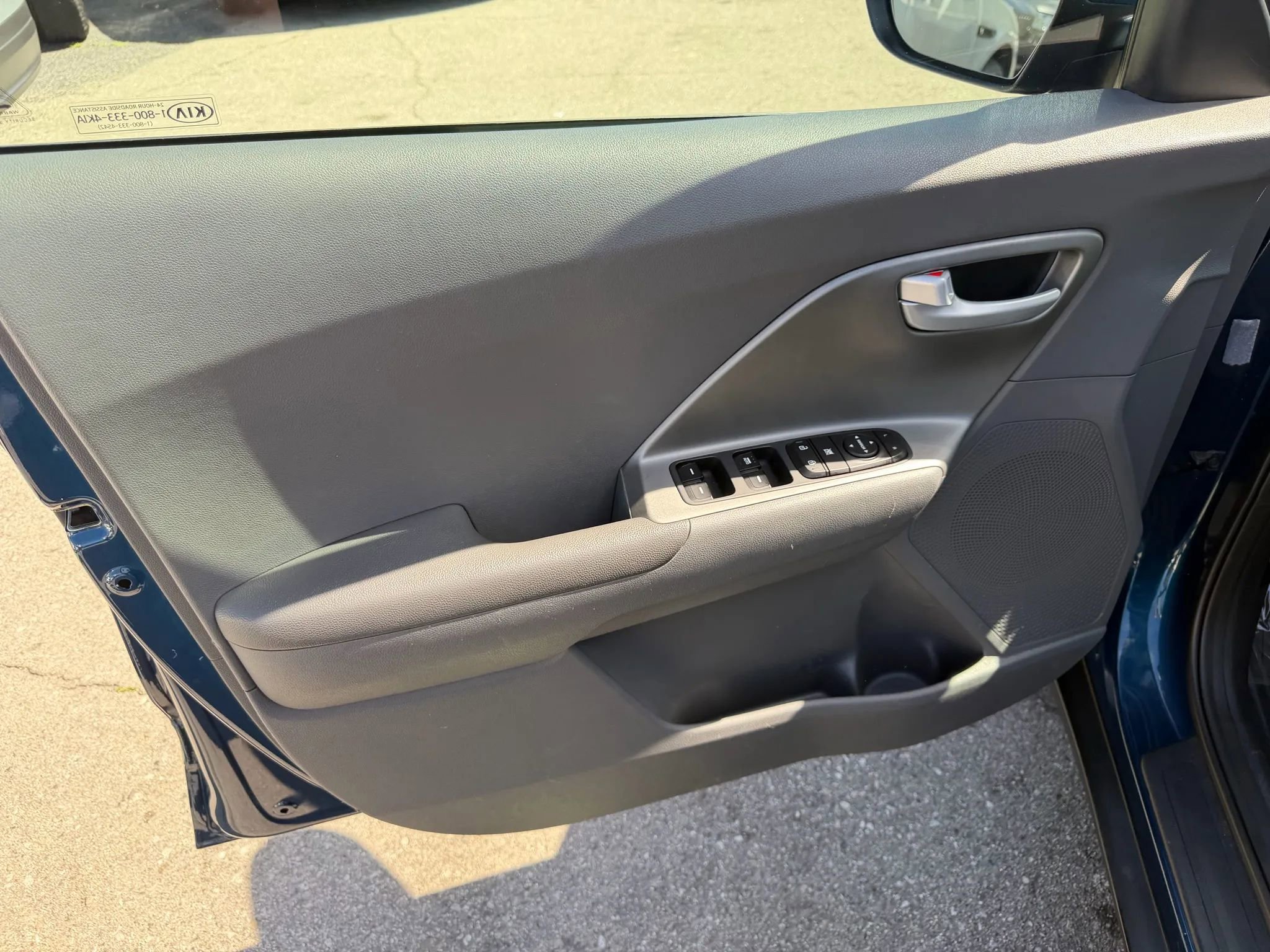 Used 2020 Kia Niro LX FWD image 8