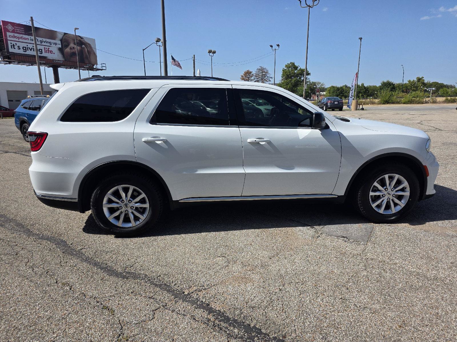 Used 2023 Dodge Durango SXT RWD image 4