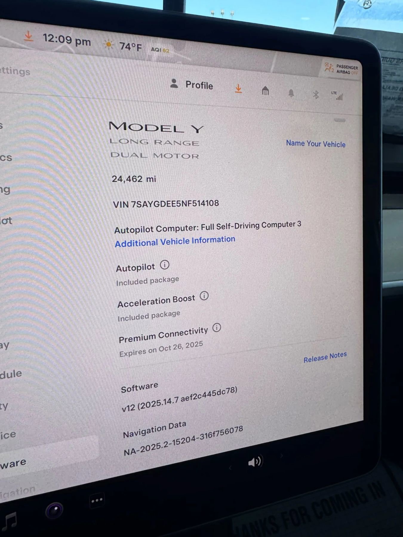 Used 2022 Tesla Model Y Long Range image 32