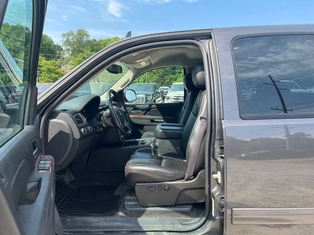 Used 2011 GMC Sierra 1500 SLT w/ SLT Convenience Package AWD/4WD image 18