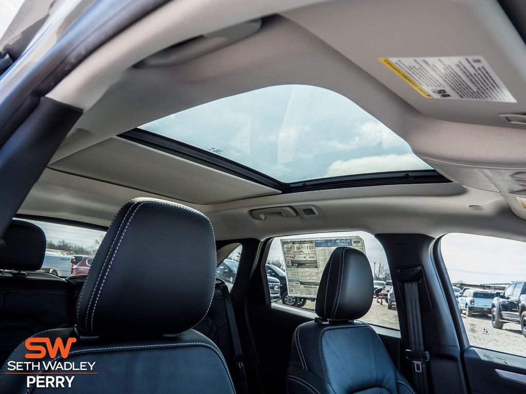 Used 2024 Ford Escape Premium w/ PHEV Premium Package image 7