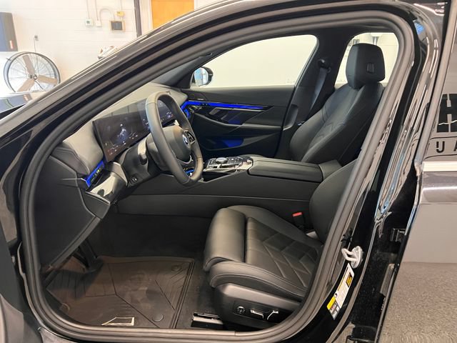 Used 2026 BMW i5 eDrive40 AWD/4WD image 21