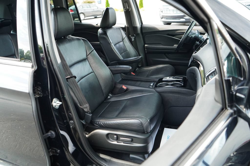 Used 2019 Honda Pilot Touring image 13