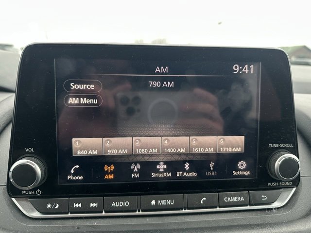 Used 2024 Nissan Rogue SV image 45