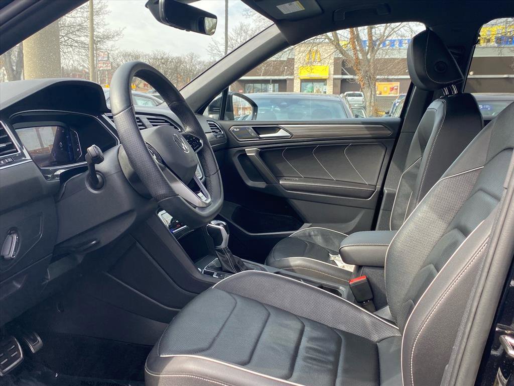 Certified 2024 Volkswagen Tiguan SEL R-Line image 11