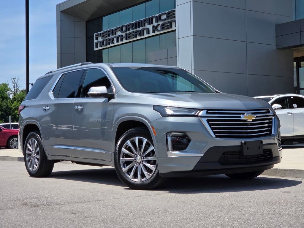 Used 2023 Chevrolet Traverse Premier AWD/4WD image 2