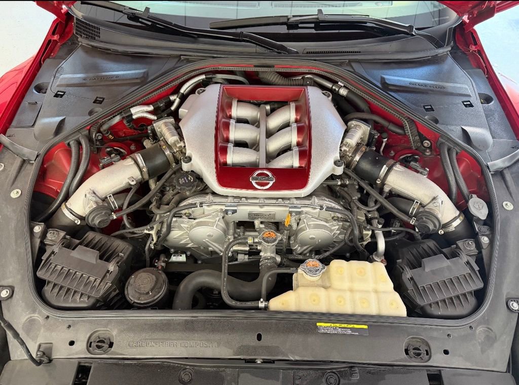 Used 2019 Nissan GT-R Premium image 23