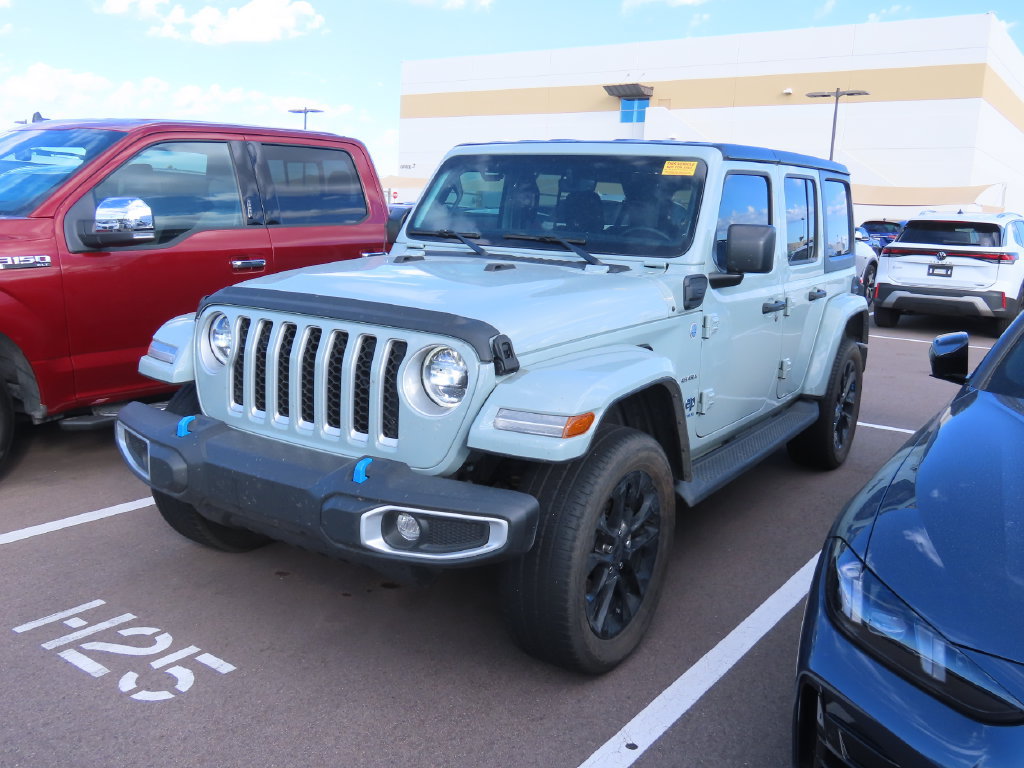 Used 2023 Jeep Wrangler Unlimited Sahara w/ Cold Weather Group AWD/4WD image 2