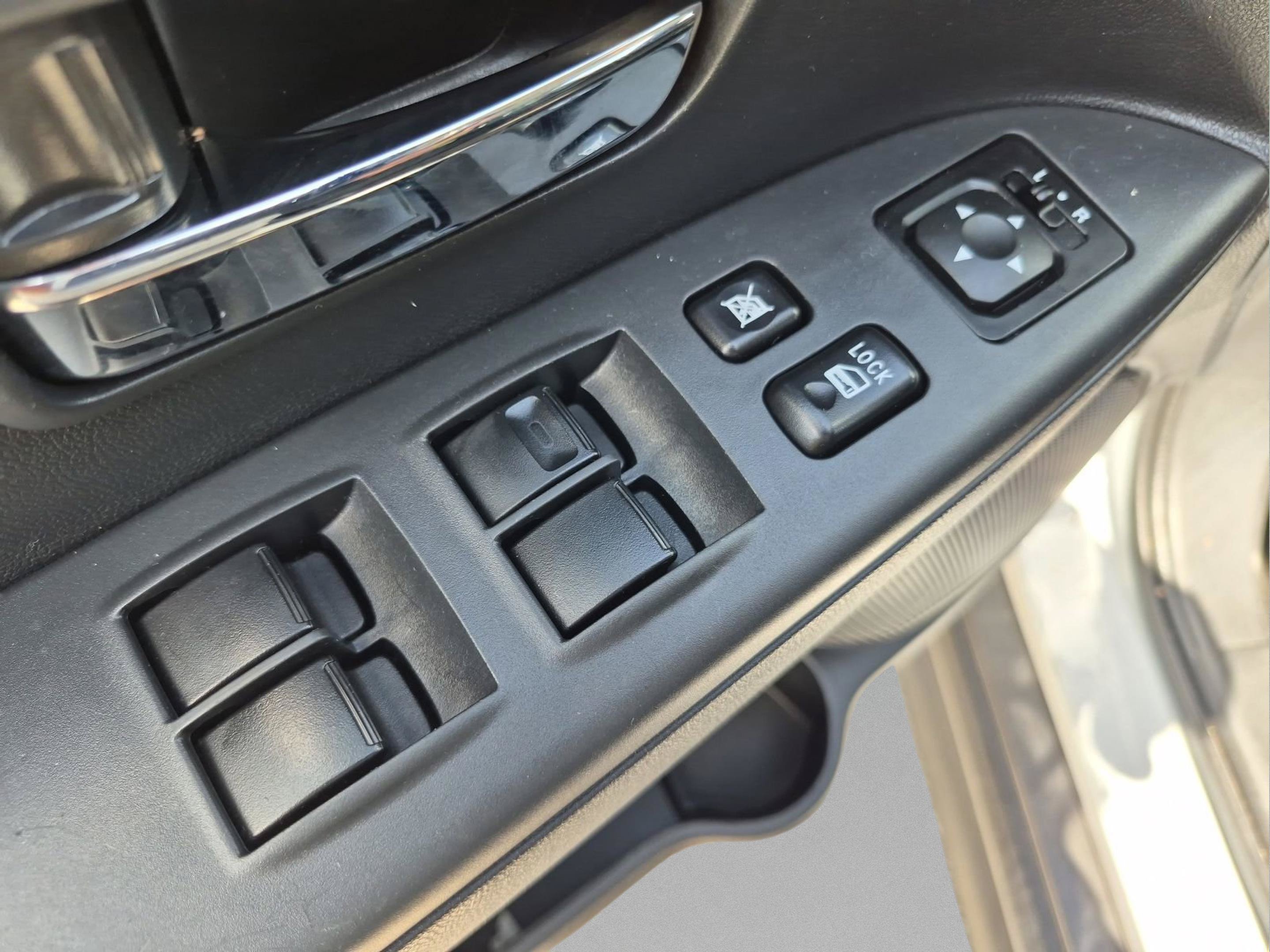 Used 2022 Mitsubishi Outlander Sport ES FWD image 16