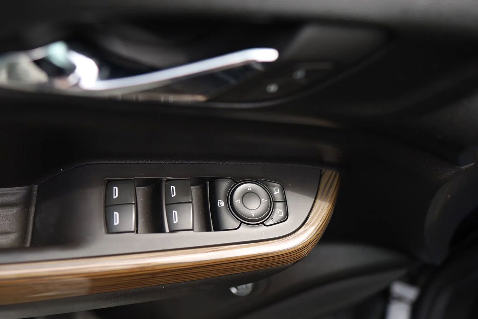 Used 2018 GMC Acadia SLE w/ LPO, Black Accent Package image 11