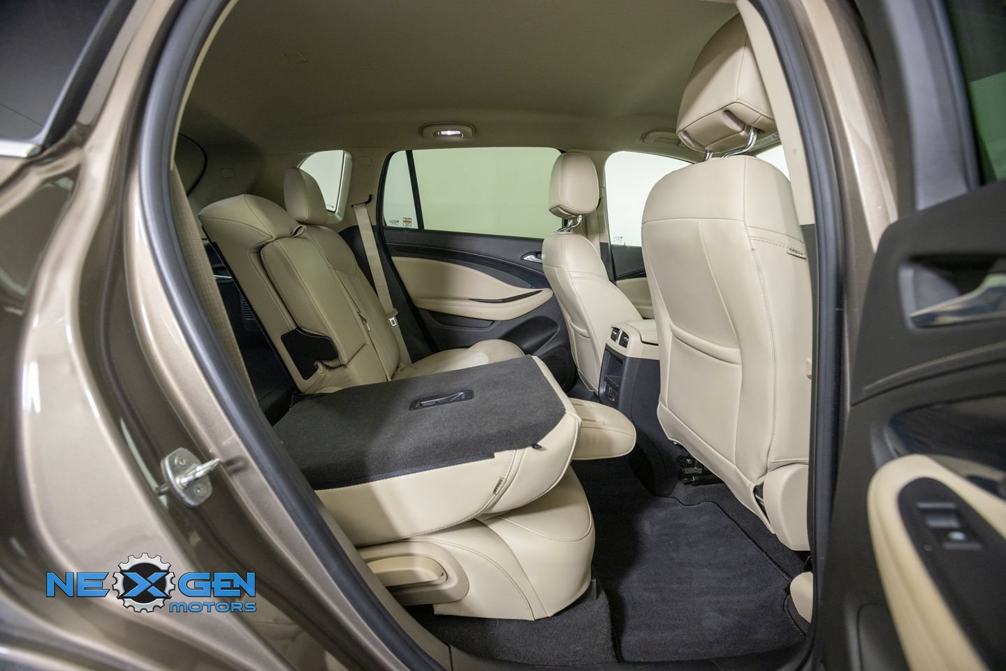 Used 2018 Buick Envision Preferred FWD image 35