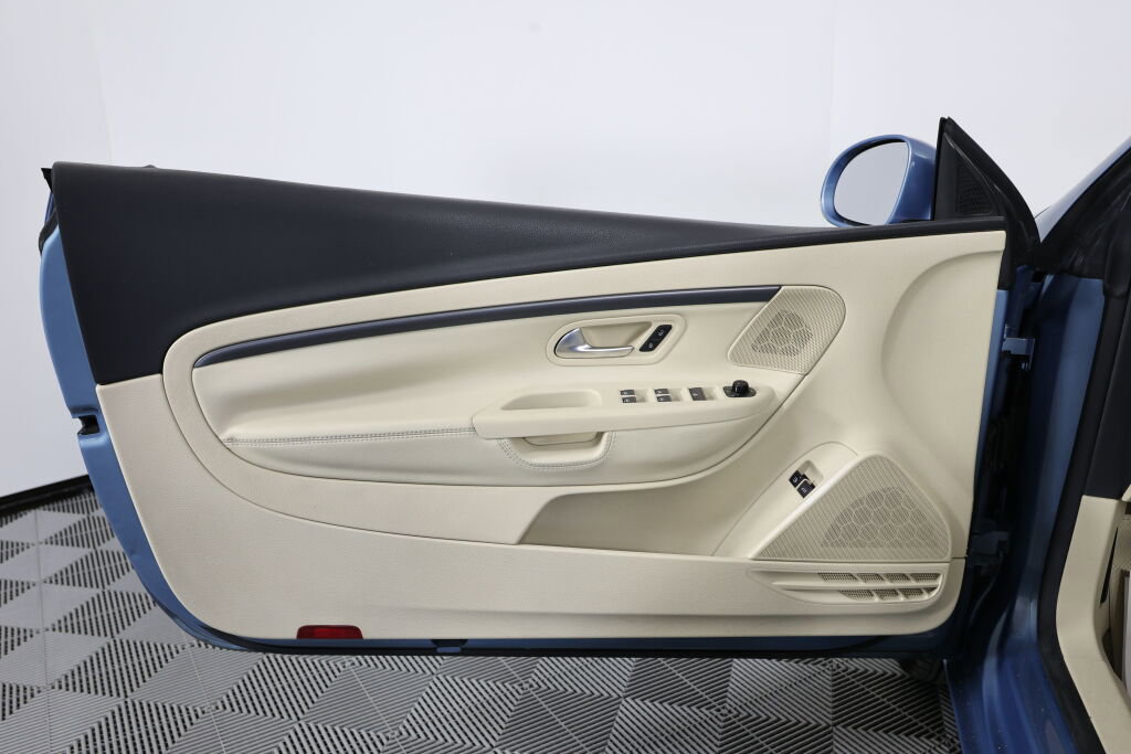Used 2008 Volkswagen Eos 2.0T image 13