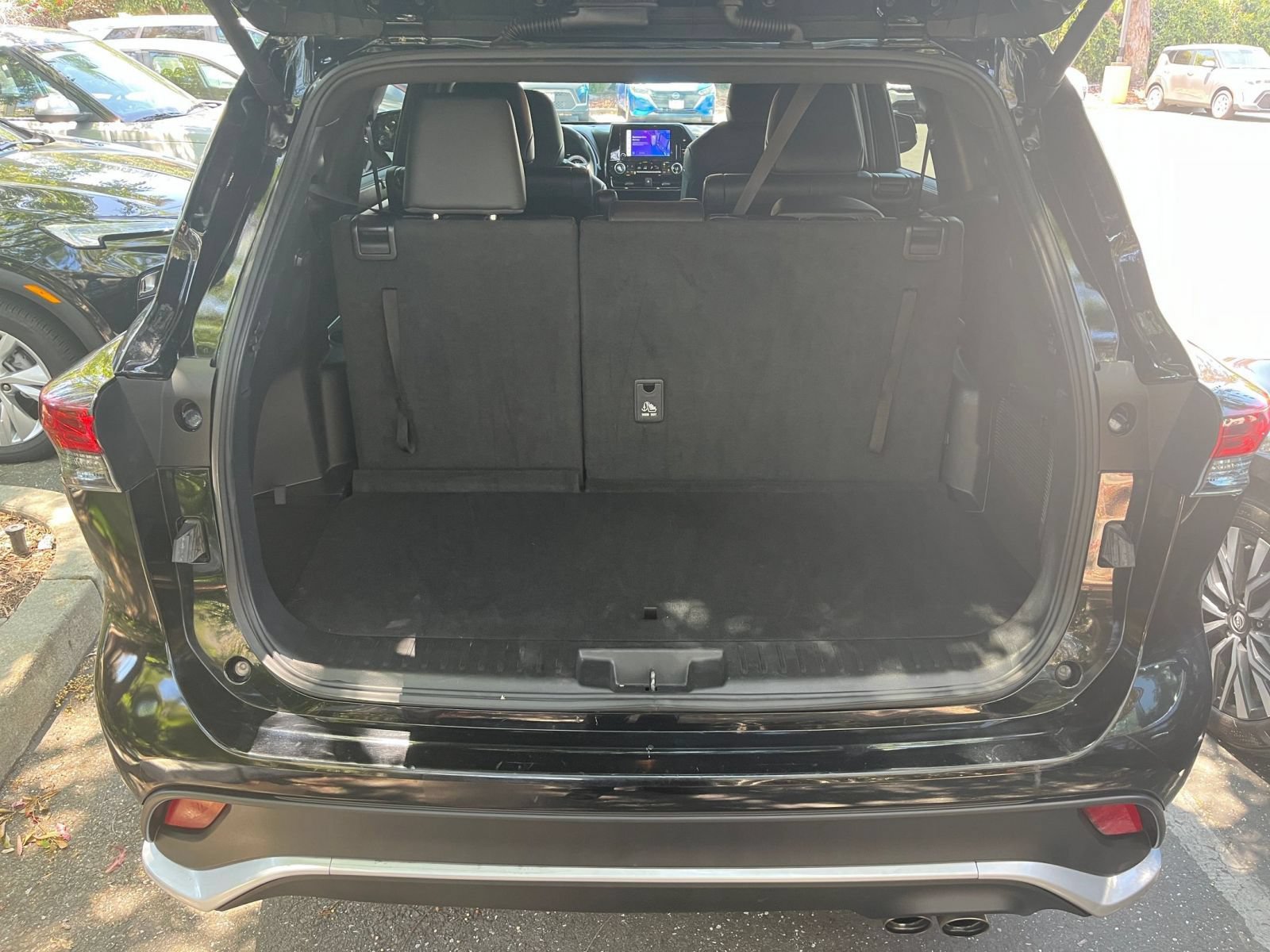 Used 2025 Toyota Highlander XSE AWD/4WD image 31