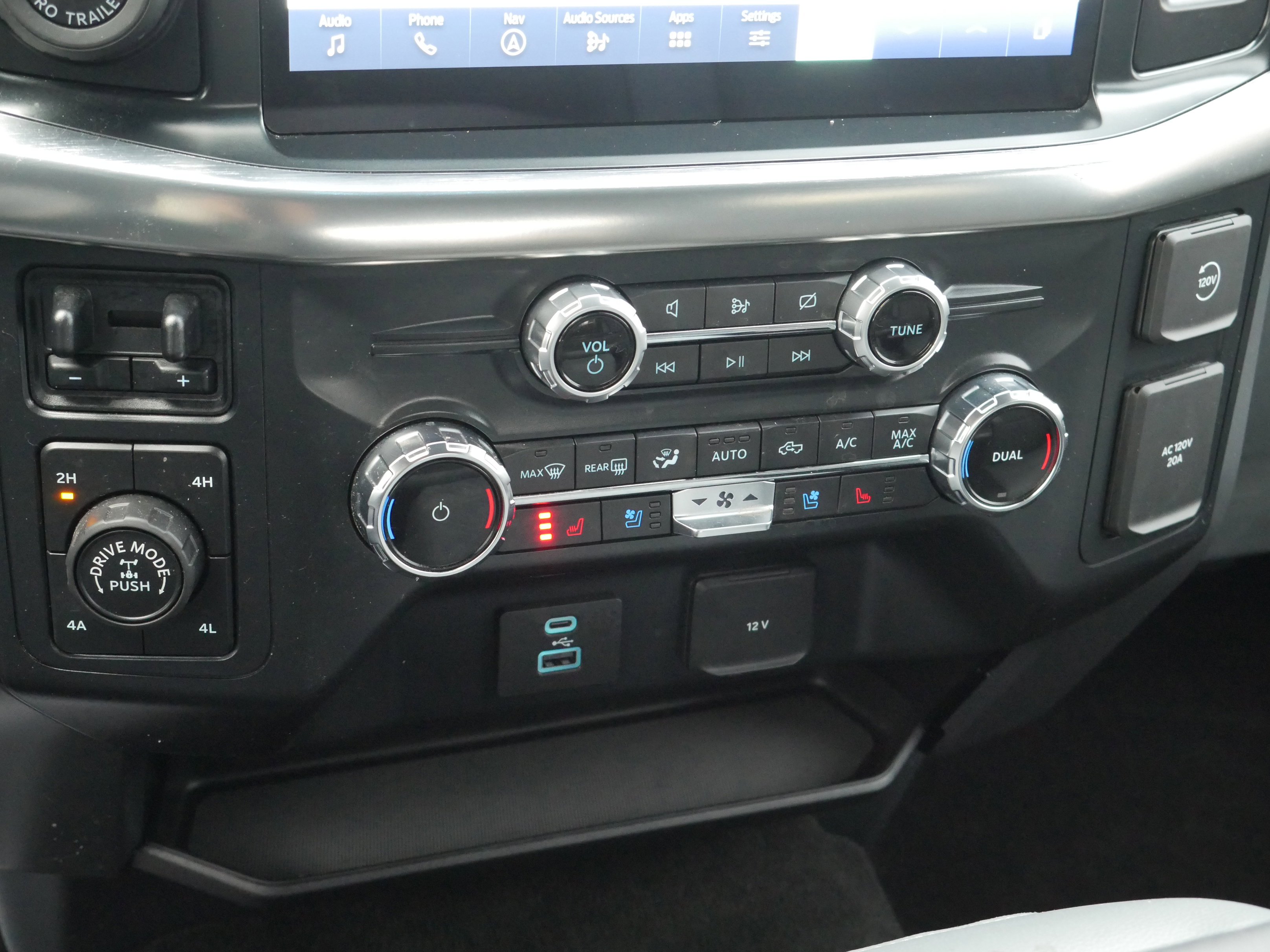 Certified 2022 Ford F150 Lariat w/ Trailer Tow Package image 15