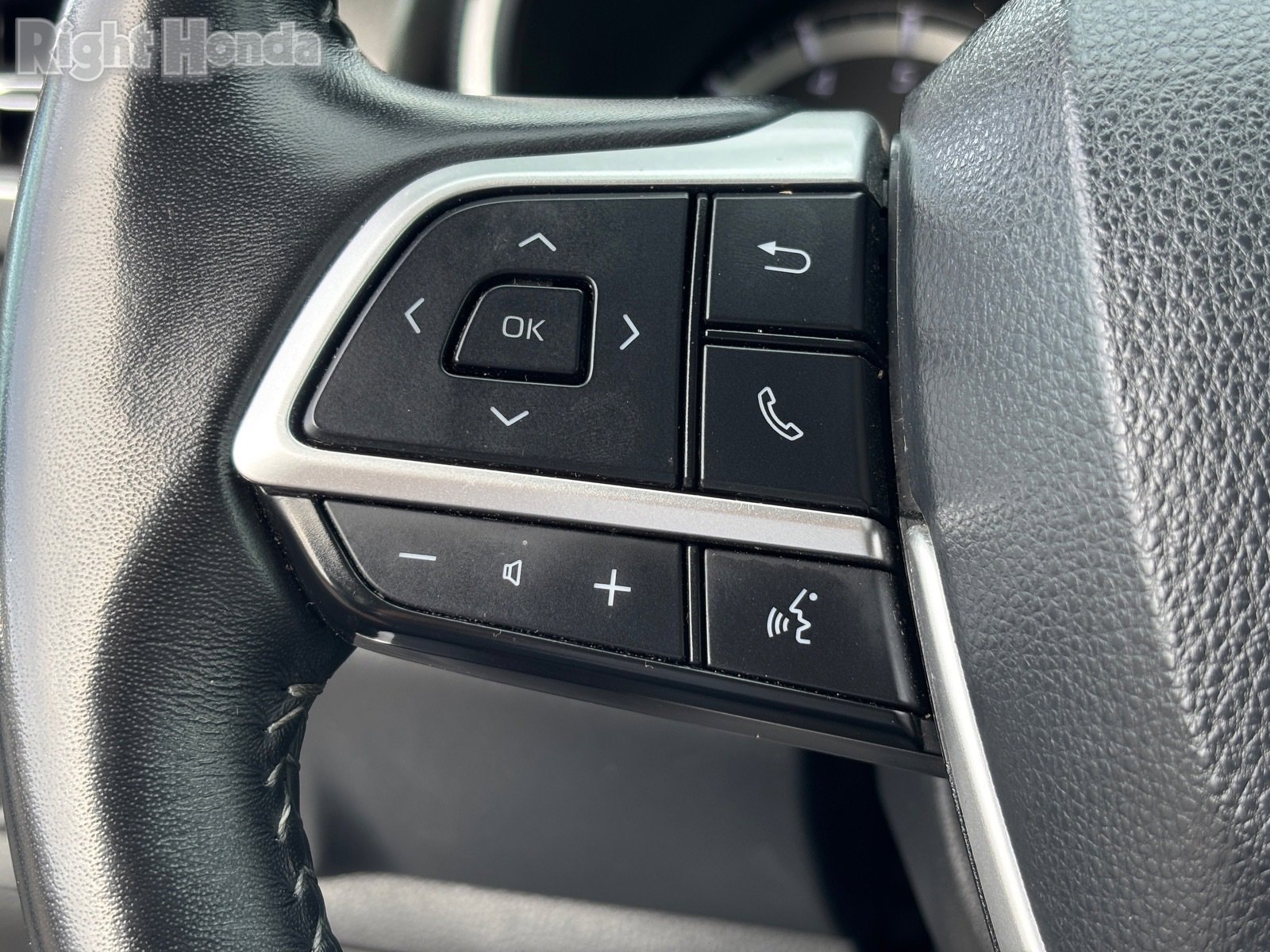 Used 2024 Toyota Highlander XLE image 16