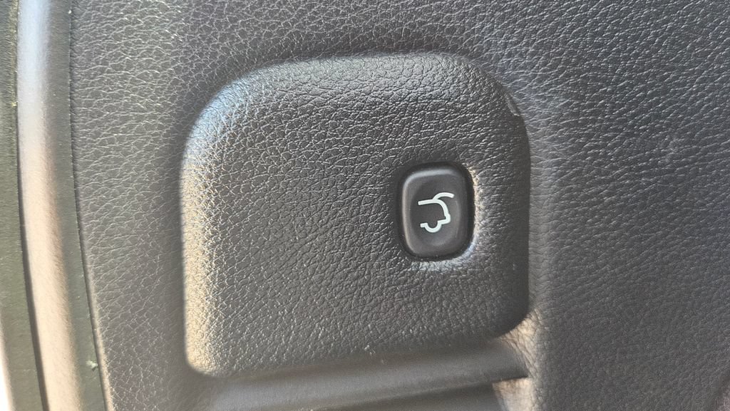 Used 2016 Jeep Grand Cherokee SRT AWD/4WD image 18
