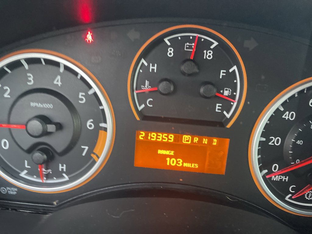 Used 2012 Nissan Titan SV w/ SV Value Truck Pkg image 11